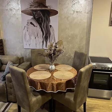 M110 Gondola דירה *