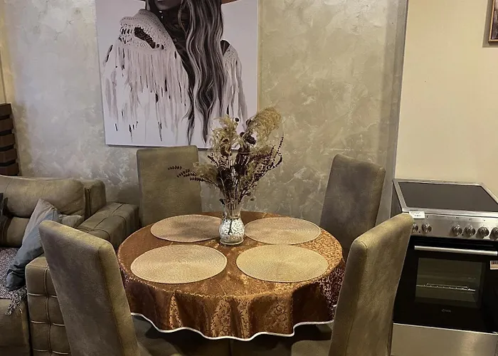 M110 Gondola דירה *